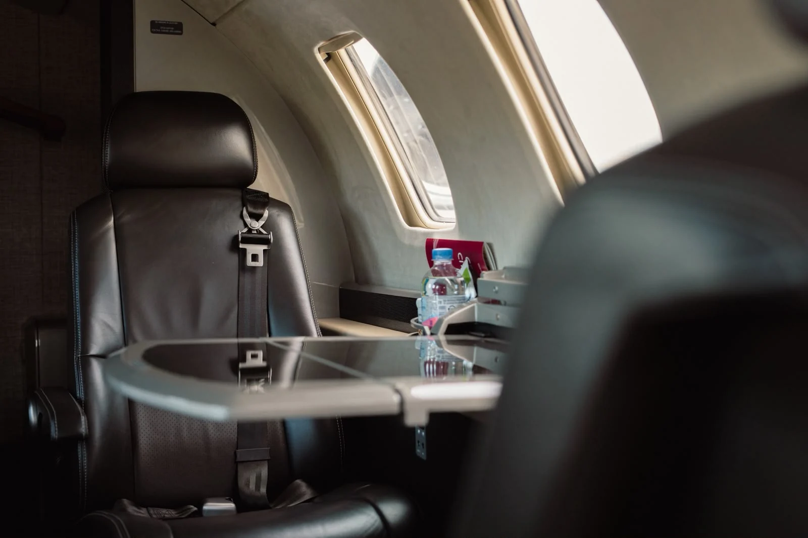 Cessna Citation M2 9H-1MA cabin seat and table